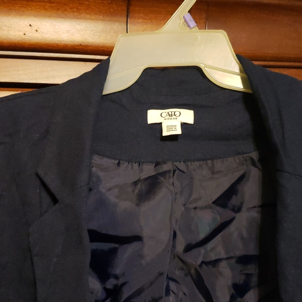 Blazer - Picture 2 of 2